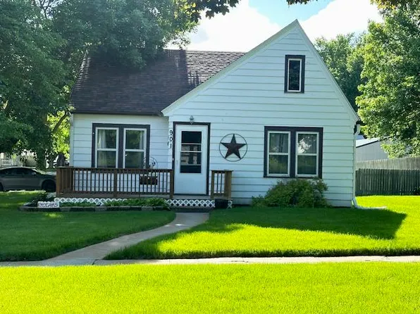 901 N 11th Ave, Broken Bow, NE 68822