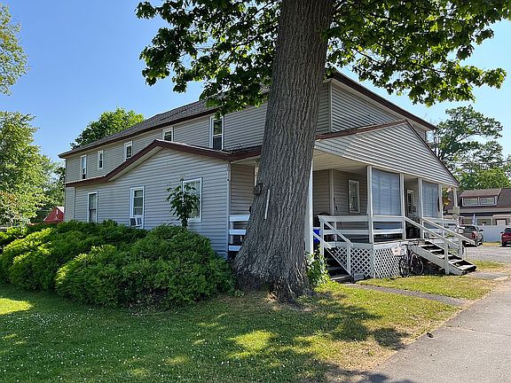 2nd image of 207 13th Ave