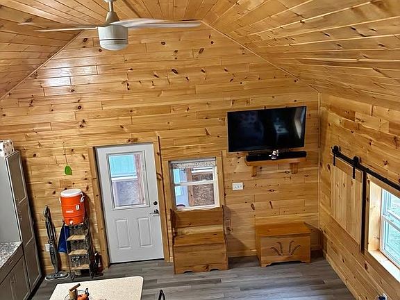 3rd image of 90 Wildwood Rd