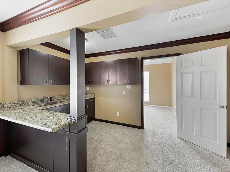 776 Monticello Cir — Photo 5