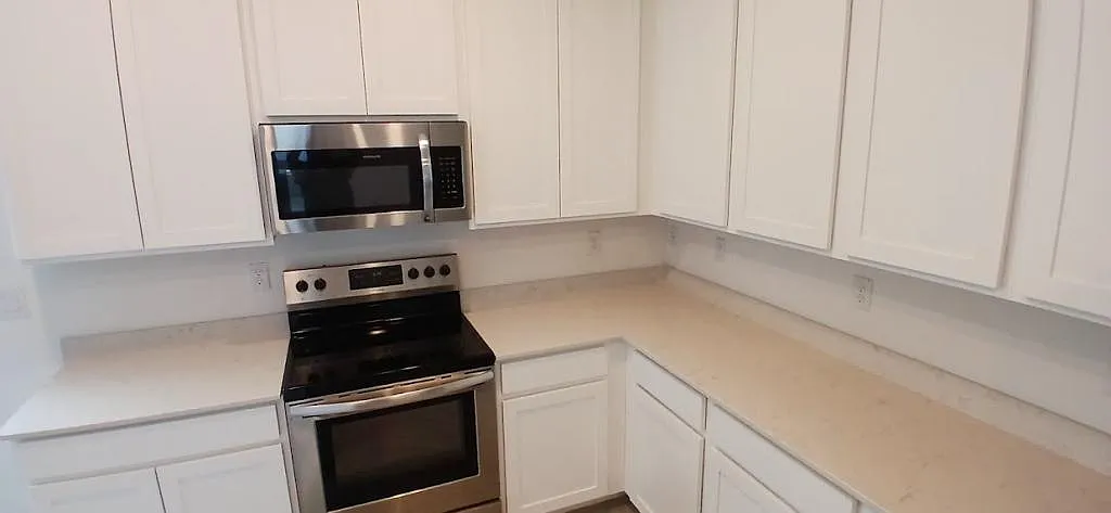 1846 NW 44th Court Rd — Photo 3