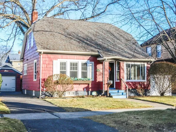 101 Manchester Ter, Springfield, MA 01108