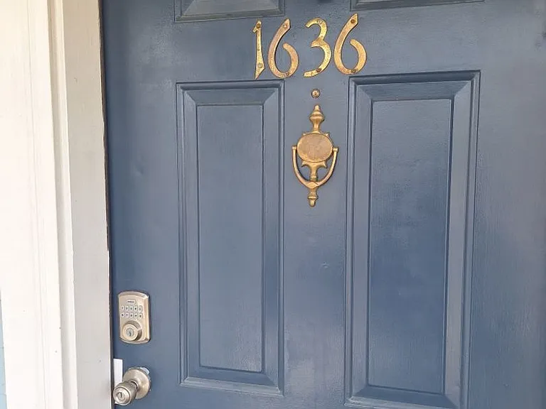 1636 Queen Anne Way — Photo 1