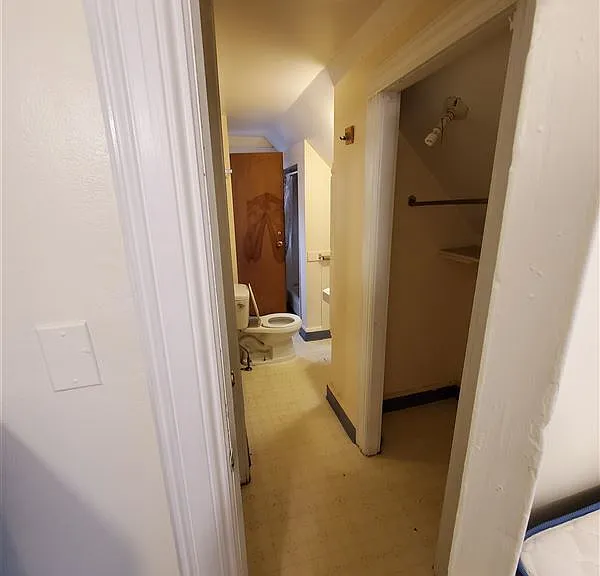 118 N State St — Photo 34