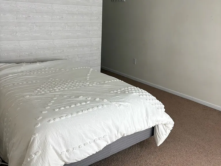 Bedroom #2 (Upstairs)