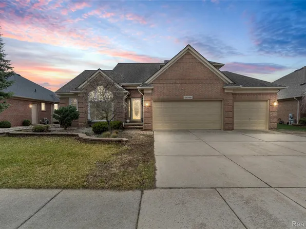 21266 Summerfield Dr, Macomb, MI 48044