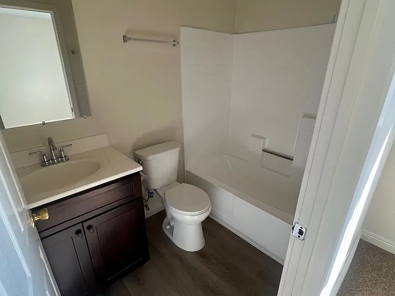 8541 Foothill Blvd., Sunland — Photo 35