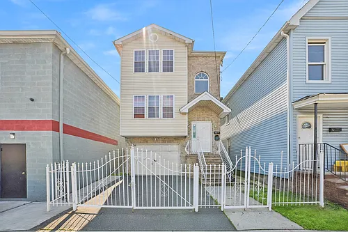 230 Sherman Ave Photo 1