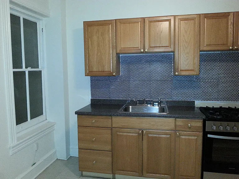 244 S 44th St #2F — Photo 17