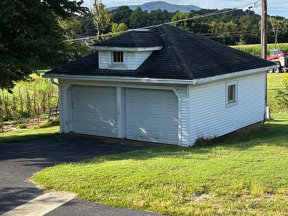 Detached garage with remote opener