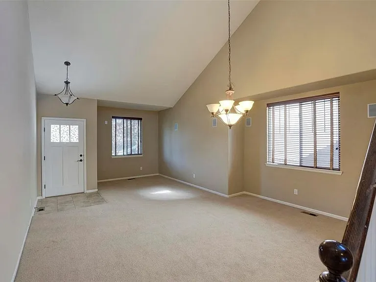 24623 E Hoover Pl — Photo 4