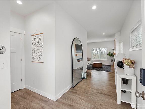 5th image of 3575 E Grandview Avenue