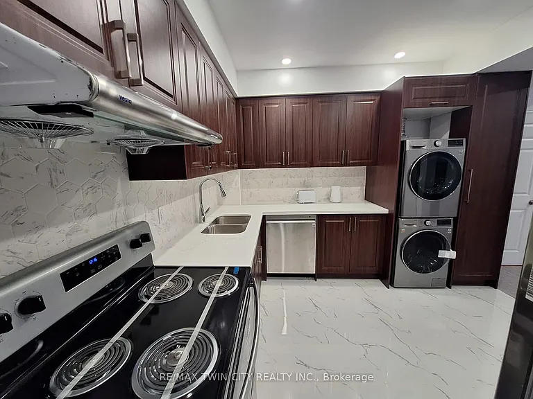15 Spring Creek St — Photo 7