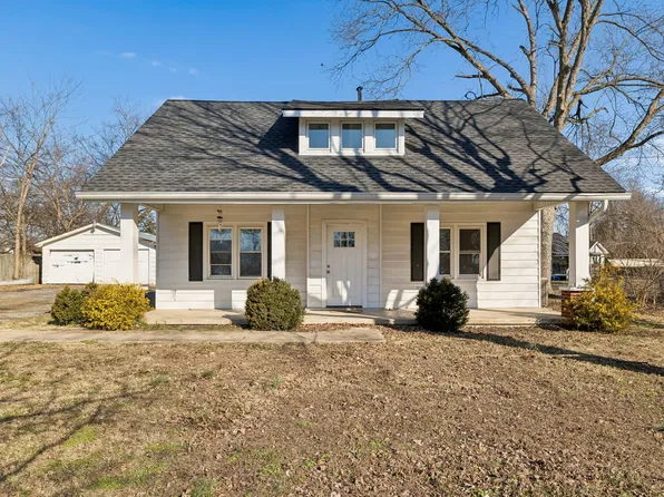 519 W Market St, Portland, TN 37148