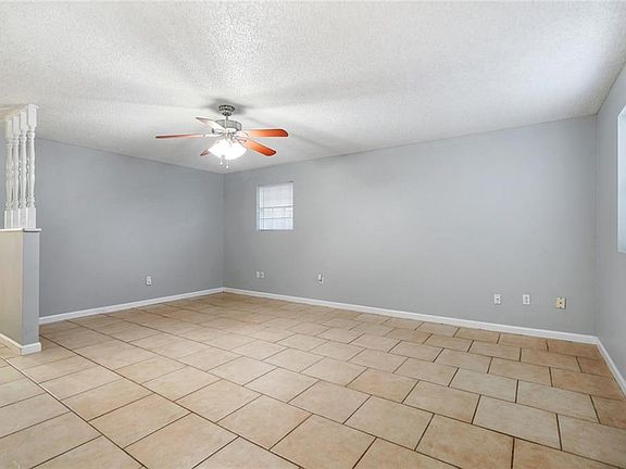 3rd image of 2902 Lexington Dr