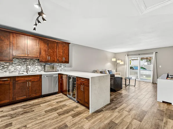 101 E Mcnab Road #304, Pompano Beach, FL 33060