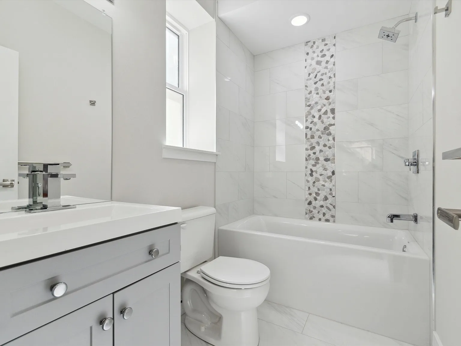 723 N 35th St — Photo 3
