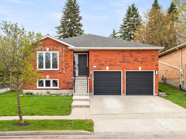 172 General Dr, Kitchener, ON N2K 3S6