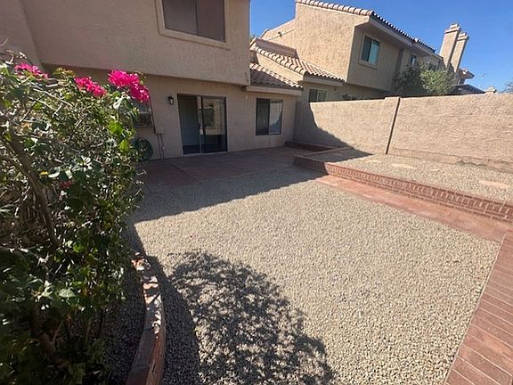 4th image of 312 E Larkspur Ln