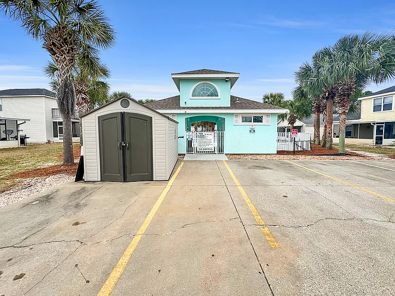 11720 Seashore Ln — Photo 36