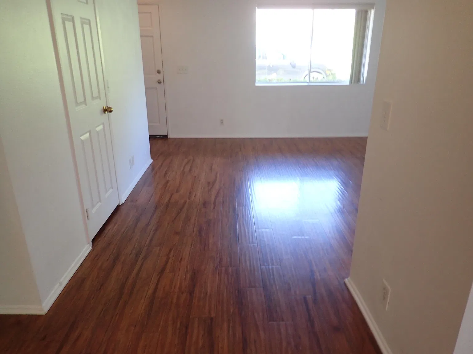 1 bed, 1.0 bath, 831 sqft, $3,400 — Photo 2