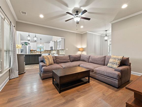 3rd image of 15008 Canyon Hill Dr
