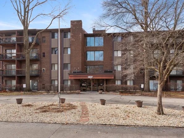 14647 Greenwood Rd APT 212, Dolton, IL 60419