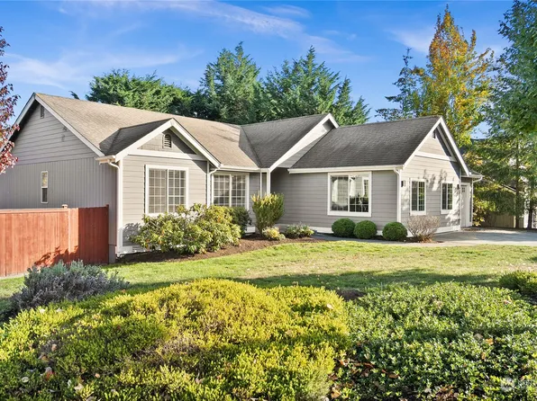 18348 Miss Ellis Loop NE, Poulsbo, WA 98370