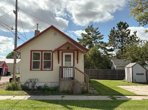 15 N 11th St, Grand Forks, ND 58203