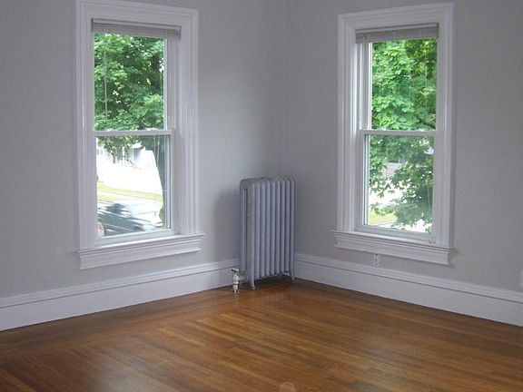 Living Room. 
Note: Radiators are 
being removed as there is a new heating system and they are no longer needed.