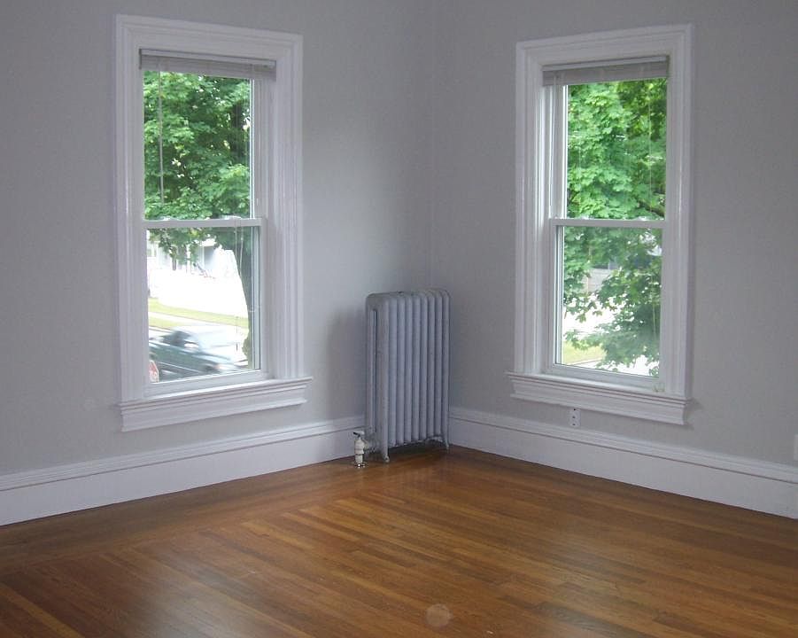 Living Room. 
Note: Radiators are 
being removed as there is a new heating system and they are no longer needed.