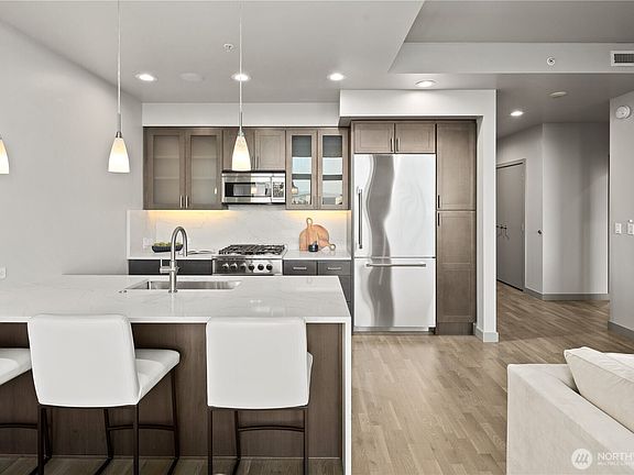 2nd image of 10650 NE 9th Place #2427