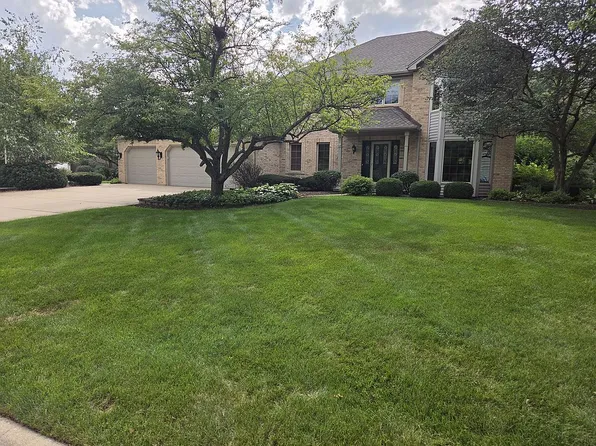 3 Ashwood Ct, Sugar Grove, IL 60554