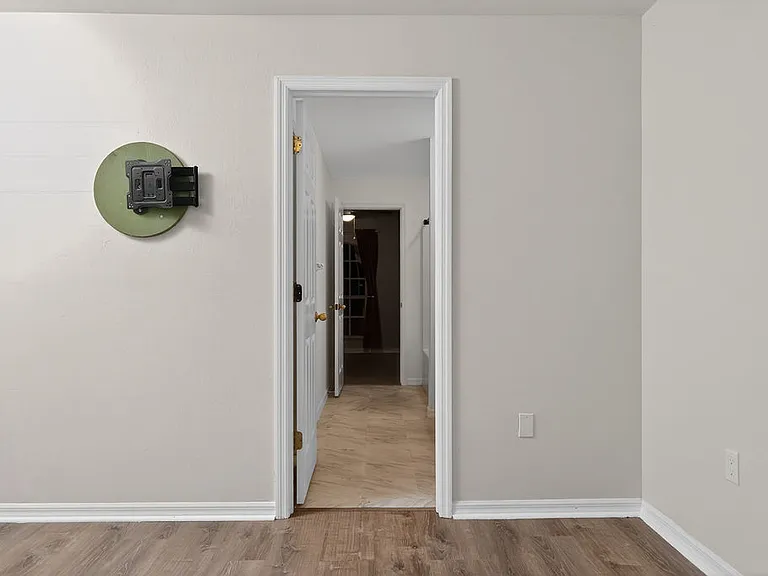 Bedroom2 3/3