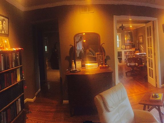 panaramic LR into 2nd BR/office