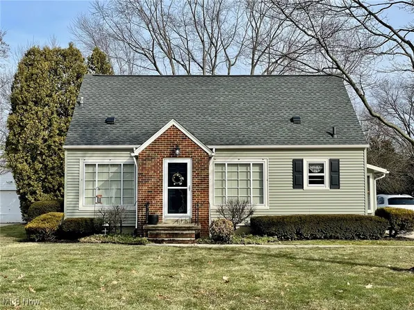 1953 Ganyard Rd, Akron, OH 44313