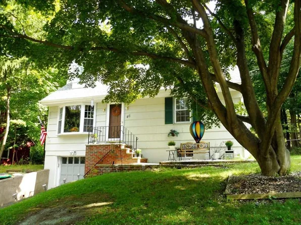 46 Iroquois Ave, Oakland, NJ 07436