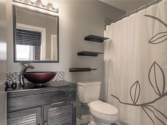 4th image of 500 Delaware St #307