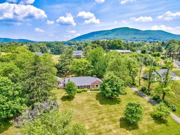 8602 Sanderson Dr, Roanoke, VA 24019