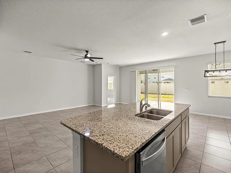 8931 SW 49th Cir — Photo 7