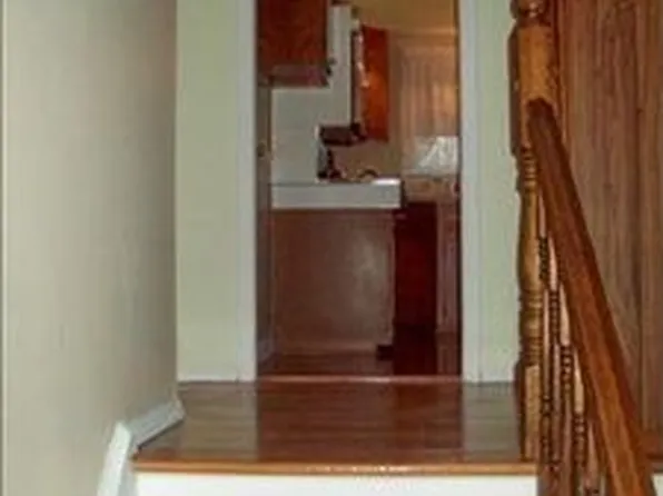 2669 Broadview Dr, Yorktown Heights, NY 10598
