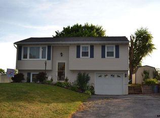 7 Paradise Ct, New Oxford, PA 17350