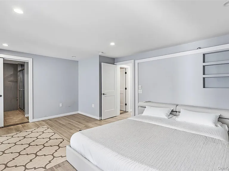 31 Sutton Hill Ln — Photo 32
