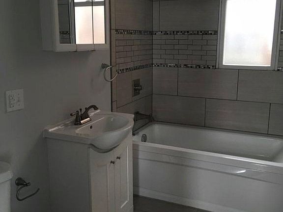 4th image of 6354 S Langley Ave #2