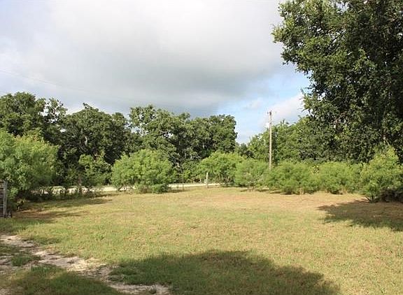 3rd image of 530 Oak Trail Dr