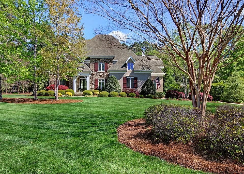 1st image of 103 Essex Ct
