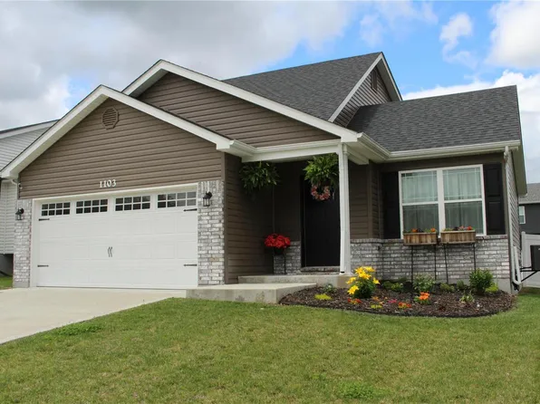 1103 Slapshot Dr, Foristell, MO 63348