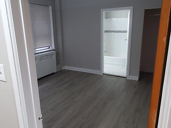 2nd image of 1321 Spruce St APT 4C