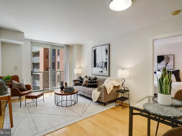 1000 New Jersey Ave SE APT 828, Washington, DC 20003