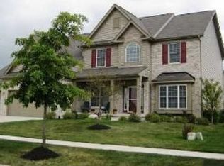 15561 Smithfield Dr, Westfield, IN 46074